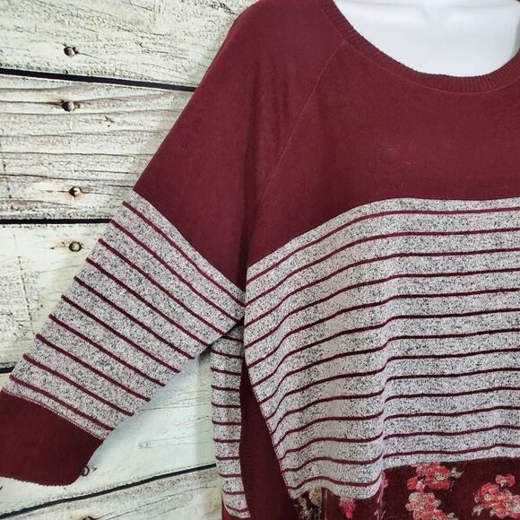 Maurices Women’s 1X Maroon Striped Floral Knit Top Oversized Sweater - Picture 2 of 8